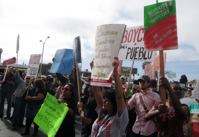 mi_pueblo_workers_protes.jpg 