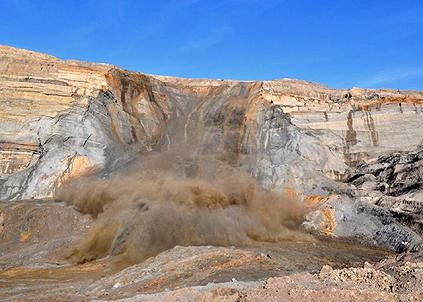 640_021813_semirara-mining-panian-pit.jpg 