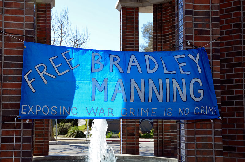 bradley-manning-santa-cruz-february-24-2-13-3.jpg 