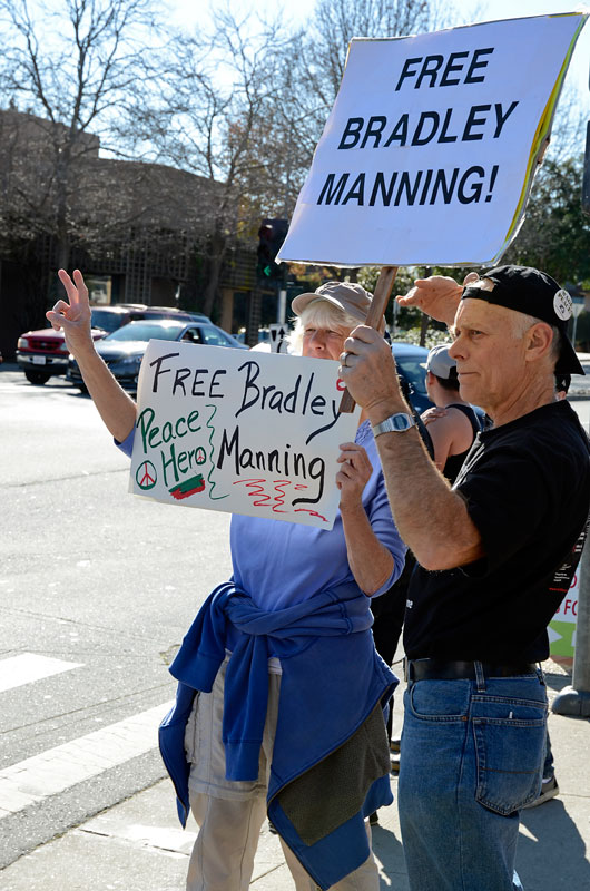 bradley-manning-santa-cruz-february-24-2-13-4.jpg 