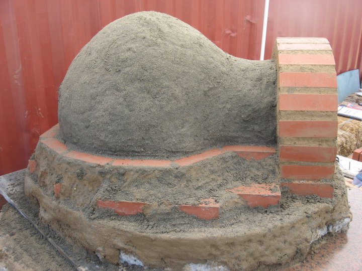 earth_oven_building_at_farm.jpg 