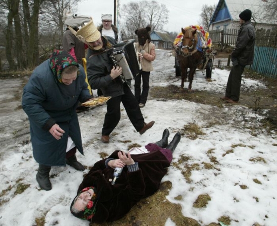 russian_woman_drunk___down.jpg 