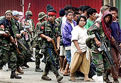 2013-zamboanga-siege-mnlf-civilian-hostage.jpg 