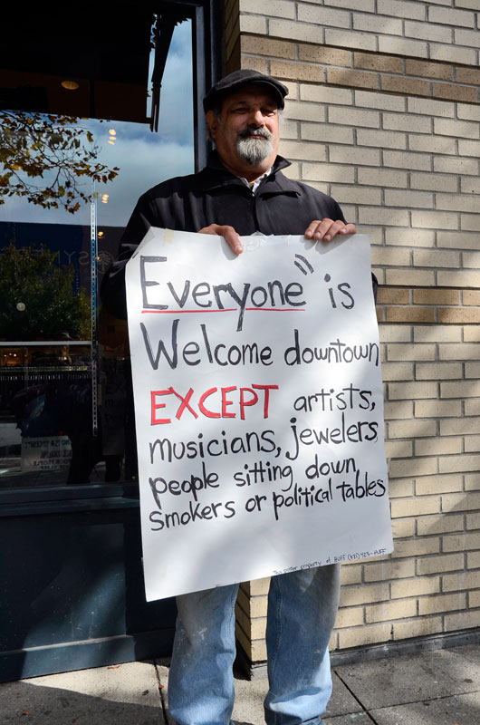 community-blanket-sit-in-santa-cruz-october-24-2013-11.jpg 