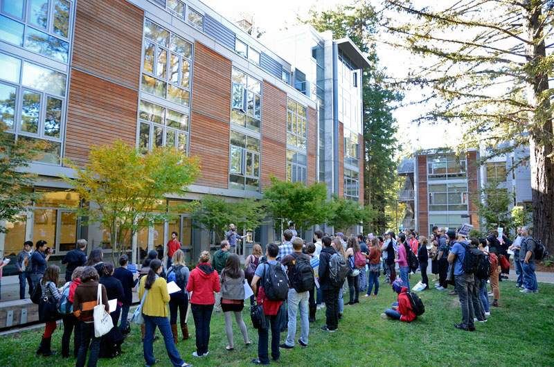 uc-student-academic-workers-ucsc-bargaining-santa-cruz-october-22-2013-16.jpg 