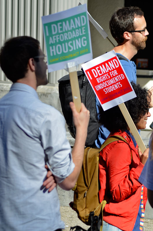 uc-student-academic-workers-ucsc-bargaining-santa-cruz-october-22-2013-5.jpg 