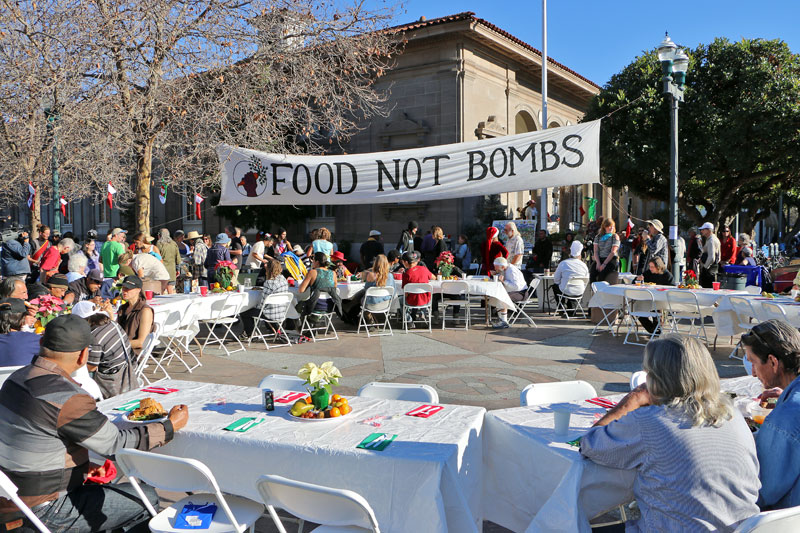 food-not-bombs-santa-cruz-2013-2.jpg 
