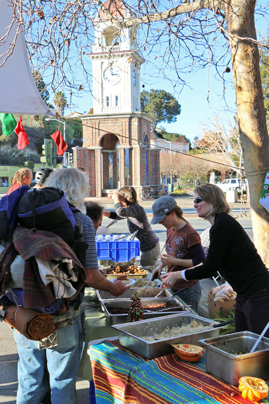 food-not-bombs-santa-cruz-2013-3.jpg 