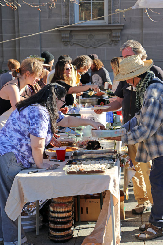 food-not-bombs-santa-cruz-2013-4.jpg 