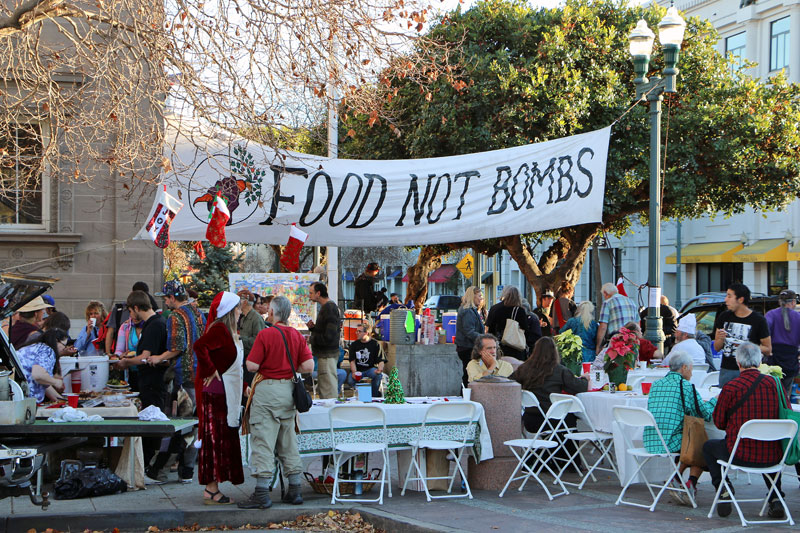 food-not-bombs-santa-cruz-2013-8.jpg 