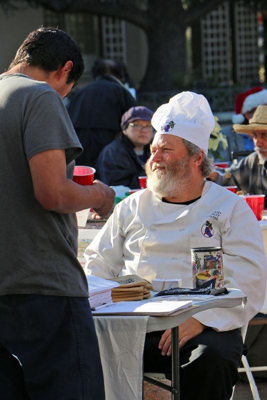 keith-mchenry-food-not-bombs-santa-cruz-2013-9.jpg 