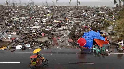 2013-typhoon-haiyan-yolanda.jpg 