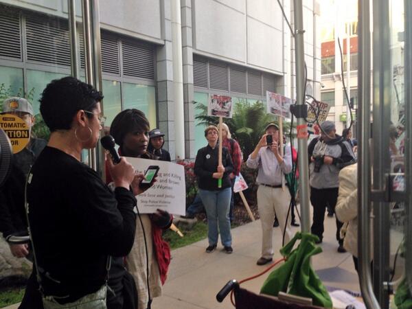 kamalaharris-protest-oakland_20140213.jpg 