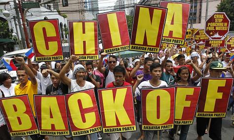 2013-filipinos-protest-vs-china.jpg 