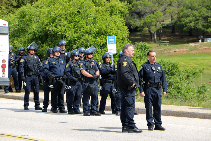 uc-santa-cruz-strike-4-3-2014-26-police-nader-oweis.jpg 