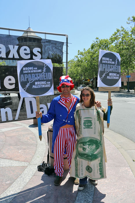 tax-day-santa-cruz-april-15-2014-2.jpg 