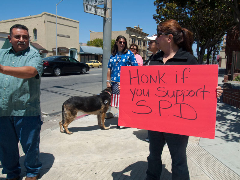 salinas-police-rally_18_5-31-14.jpg 