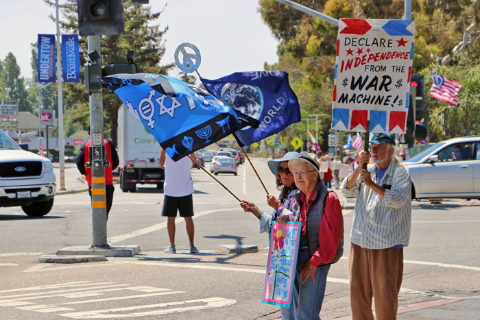 independence-day-santa-cruz-2014-15.jpg 