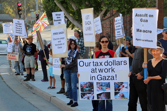 gaza-vigil-santa-cruz-interfaith-august-1-2014-1.jpg 