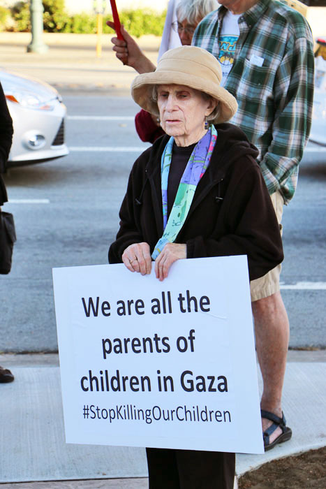 gaza-vigil-santa-cruz-interfaith-august-1-2014-5.jpg 