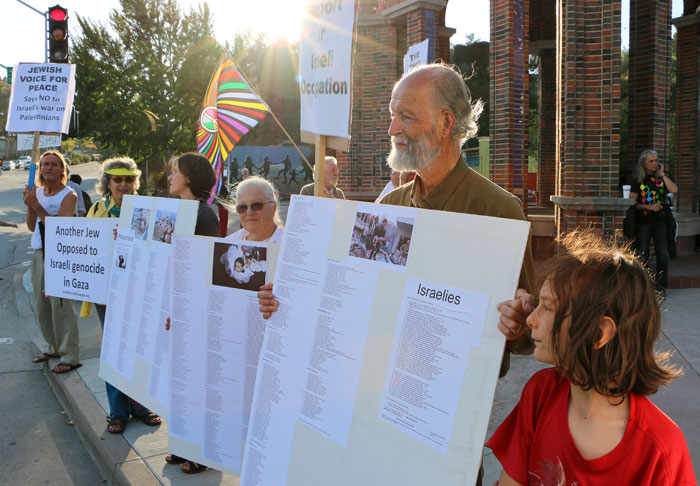 gaza-vigil-santa-cruz-interfaith-august-1-2014-7.jpg 