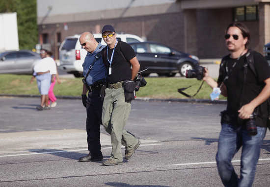 scott_olson_getty_images_ferguson_mo_police.jpg 