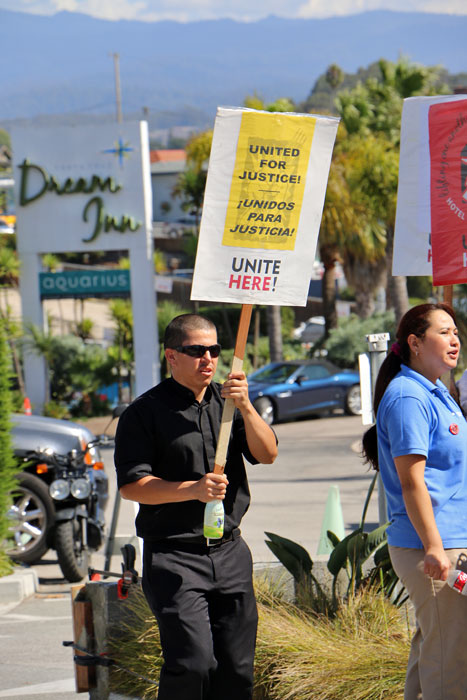 santa-cruz-dream-inn-picket-line-10.jpg 