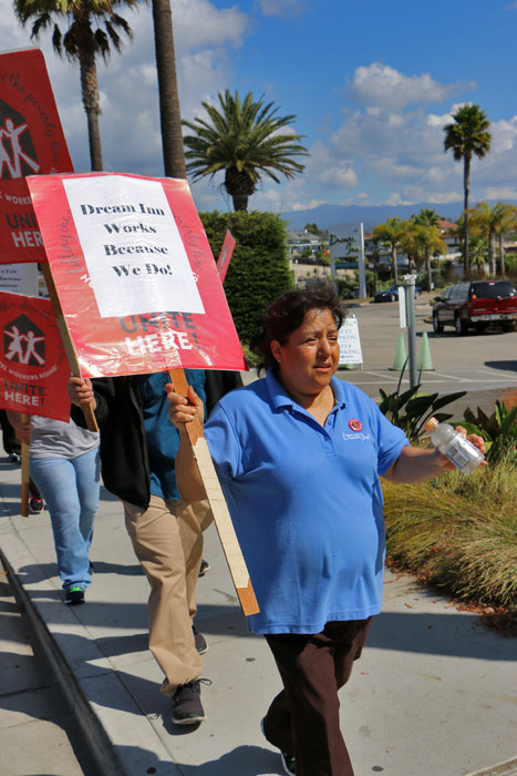 santa-cruz-dream-inn-picket-line-15.jpg 