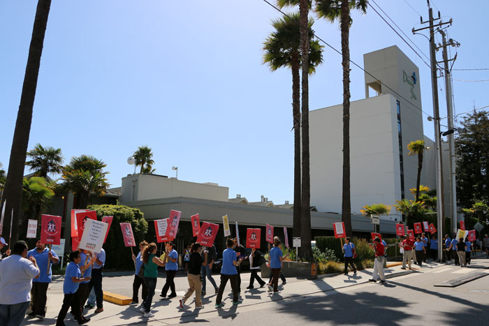 santa-cruz-dream-inn-protest-september-26-2014-1.jpg 