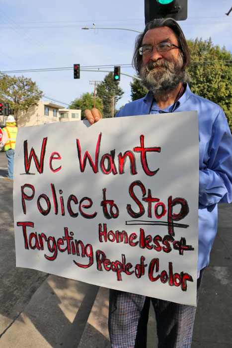 santa-cruz-police-protest-huff-2.jpg 