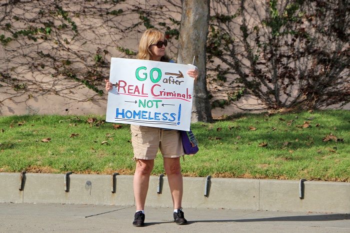 santa-cruz-police-protest-huff-3.jpg 