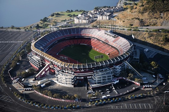 candlestick_park.jpg 