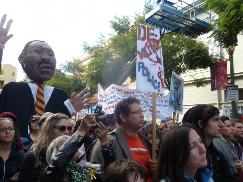 800_mlk_oakland_puppet1-191-5.jpg 