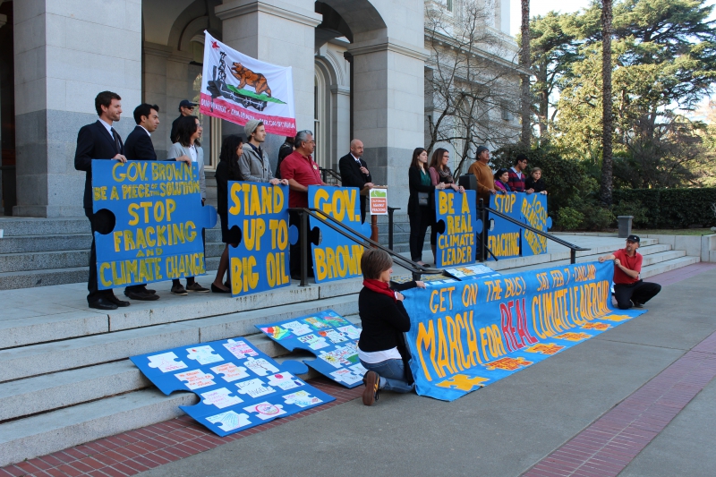 800_californians_against_fracking.jpg 