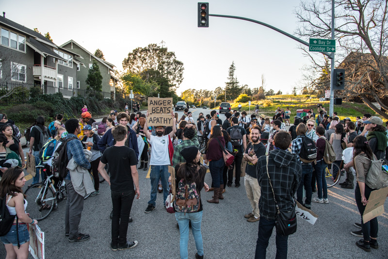 uc-santa-cruz-shut-down-30.jpg 