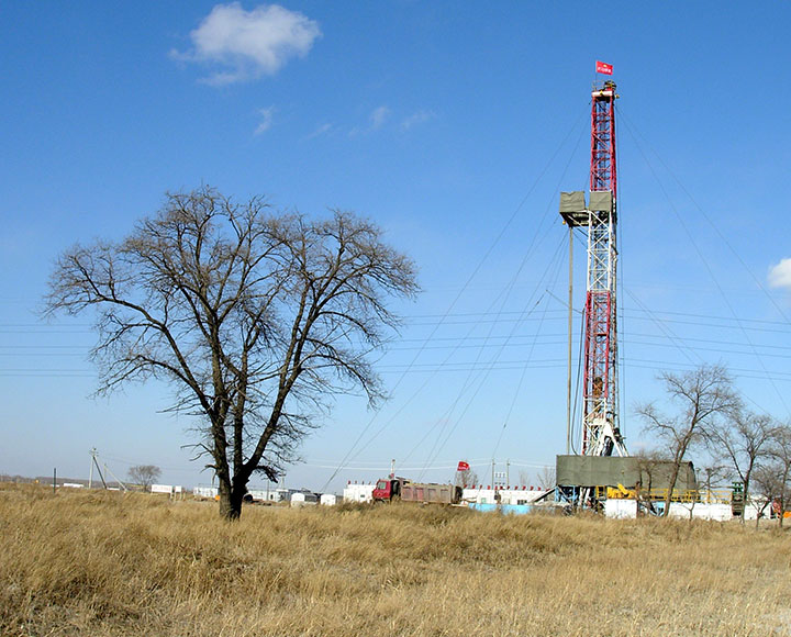 fracking-rig.jpg 