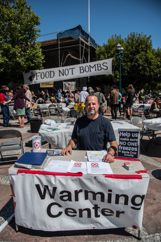 800_food-not-bombs-35th-anniversary-18-brent-adams-santa-cruz-warming-center.jpg 