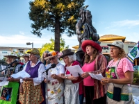 200_hiroshima-nagasaki-vigil-santa-cruz-5-raging-grannies.jpg