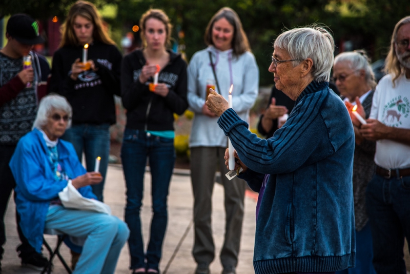 800_hiroshima-nagasaki-vigil-santa-cruz-15-barbara-riverwoman.jpg 