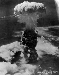 nagasaki.atomic.explosion.jpg 