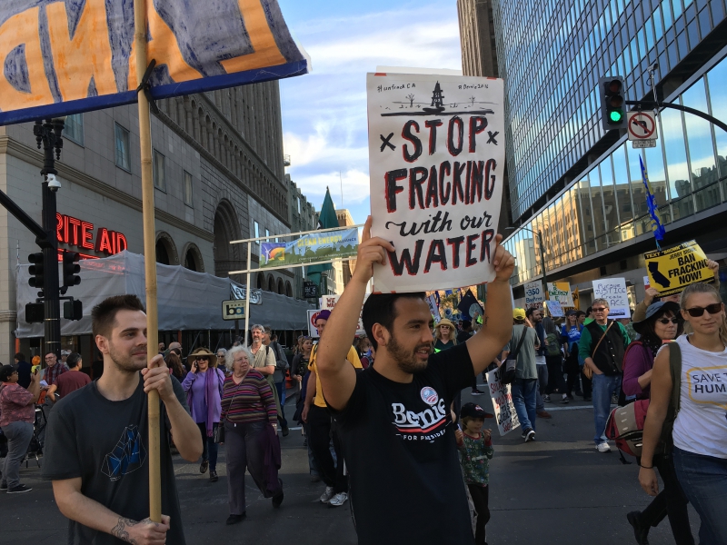 800_climate_stop_fracking.jpg