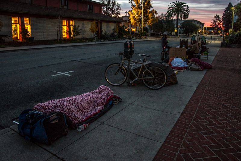800_community-sleepout-santa-cruz-city-hall-1.jpg 