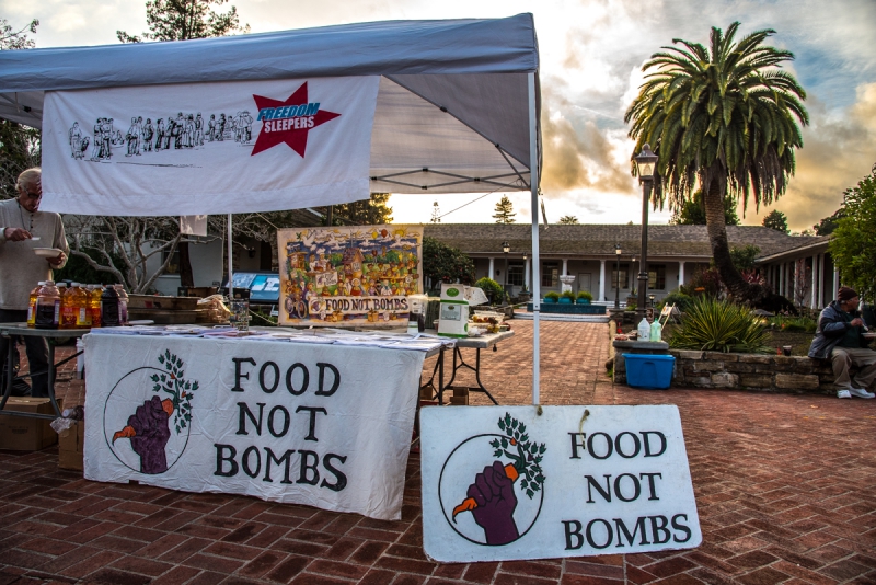 800_santa-cruz-freedom-sleepers-7-food-not-bombs-city-hall.jpg 