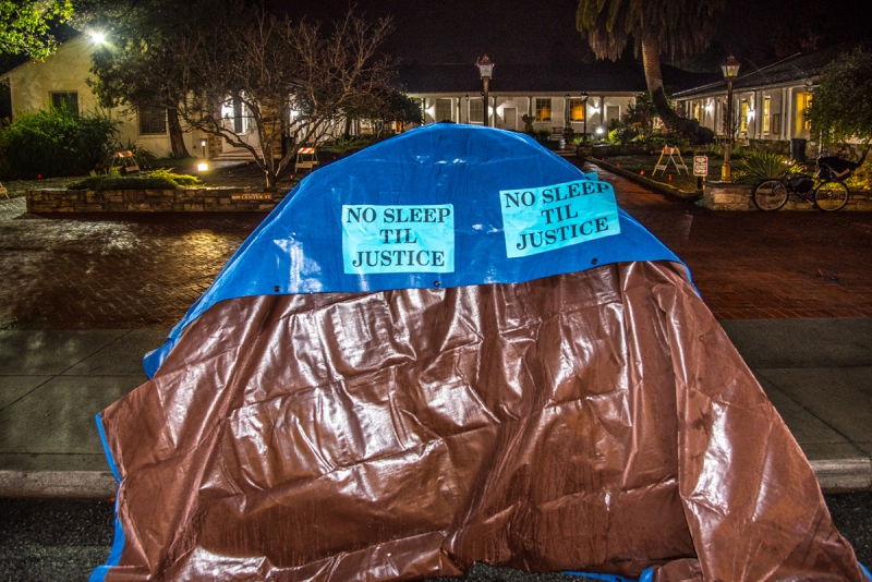 800_community-sleepout-santa-cruz-city-hall.jpg 