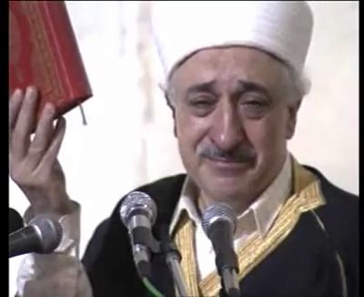 gulen__fethulah_with_koran.jpg 