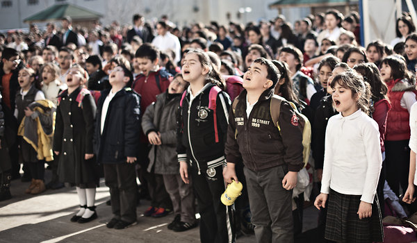 gulen_school_children_in_turkey.jpg 