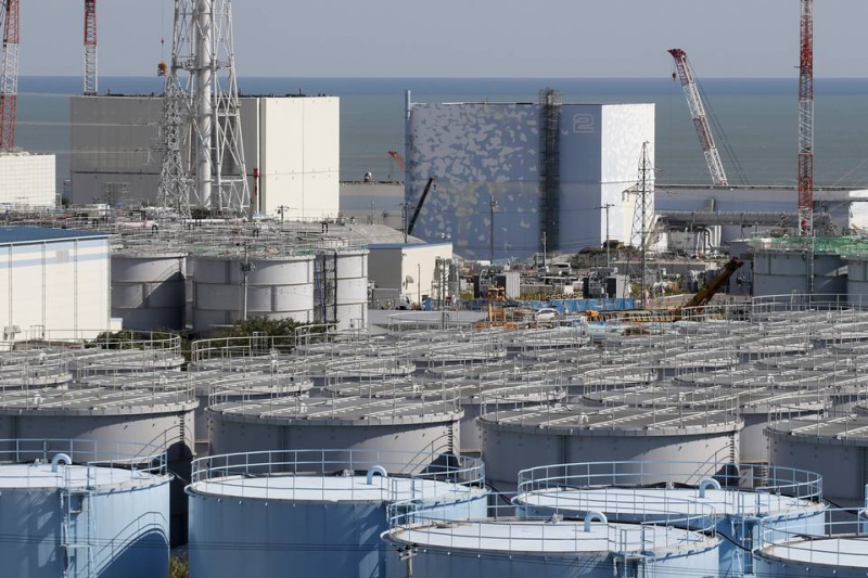 800_japan_fukushima_tanks_plant_.jpg 