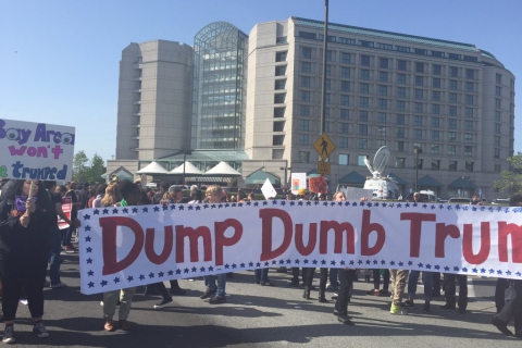 480_05-trump-baysolidarity-dumpdumbtrump.jpg