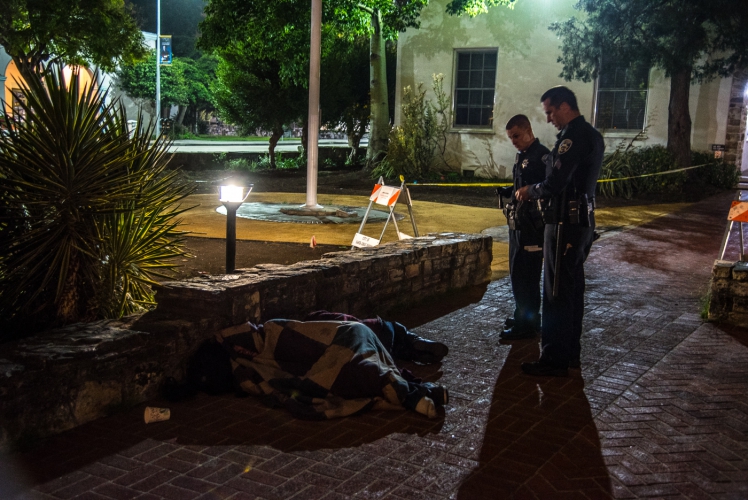 sm_freedom-sleepers-6-santa-cruz-police.jpg 