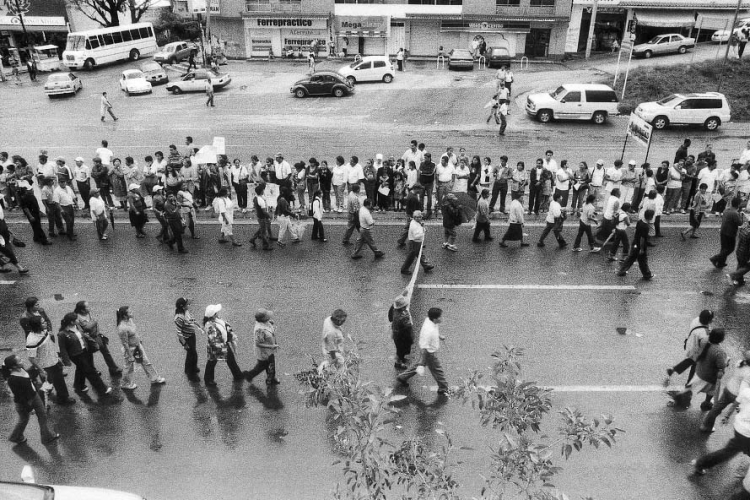 sm_megamarcha_1-oaxaca-2006.jpg 